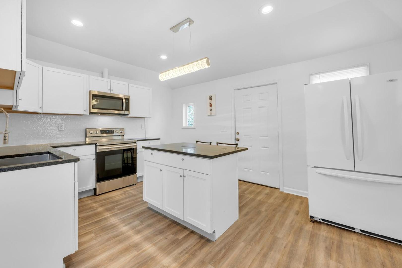 Apartment Spacious 3br Sleeps 7 Wifi